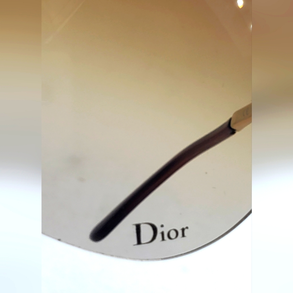 Dior Gold-Toned Oversizes Sunglasses For Women - Picture 6 of 10